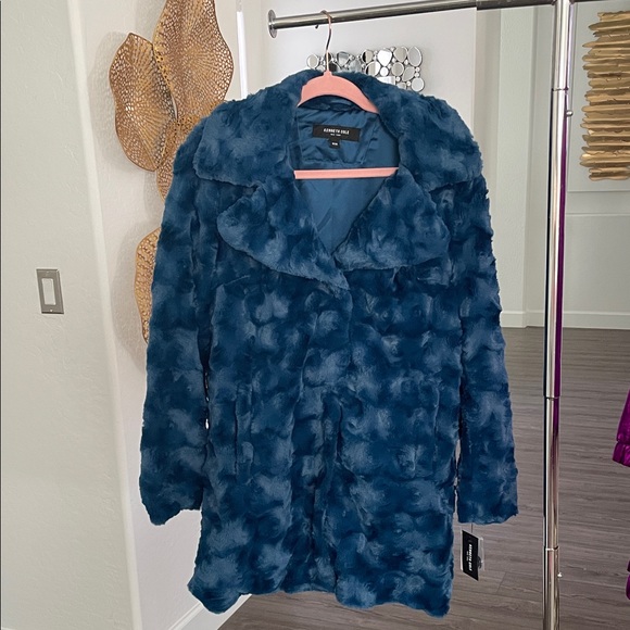 Kenneth Cole coat - Picture 1 of 12